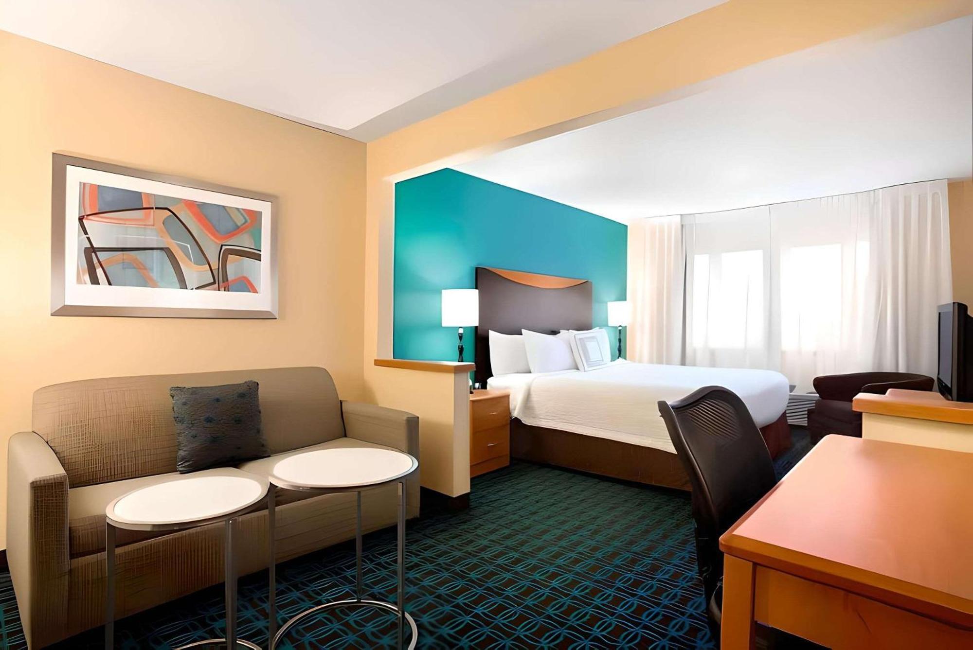 Dubuque Inn & Suites Zewnętrze zdjęcie