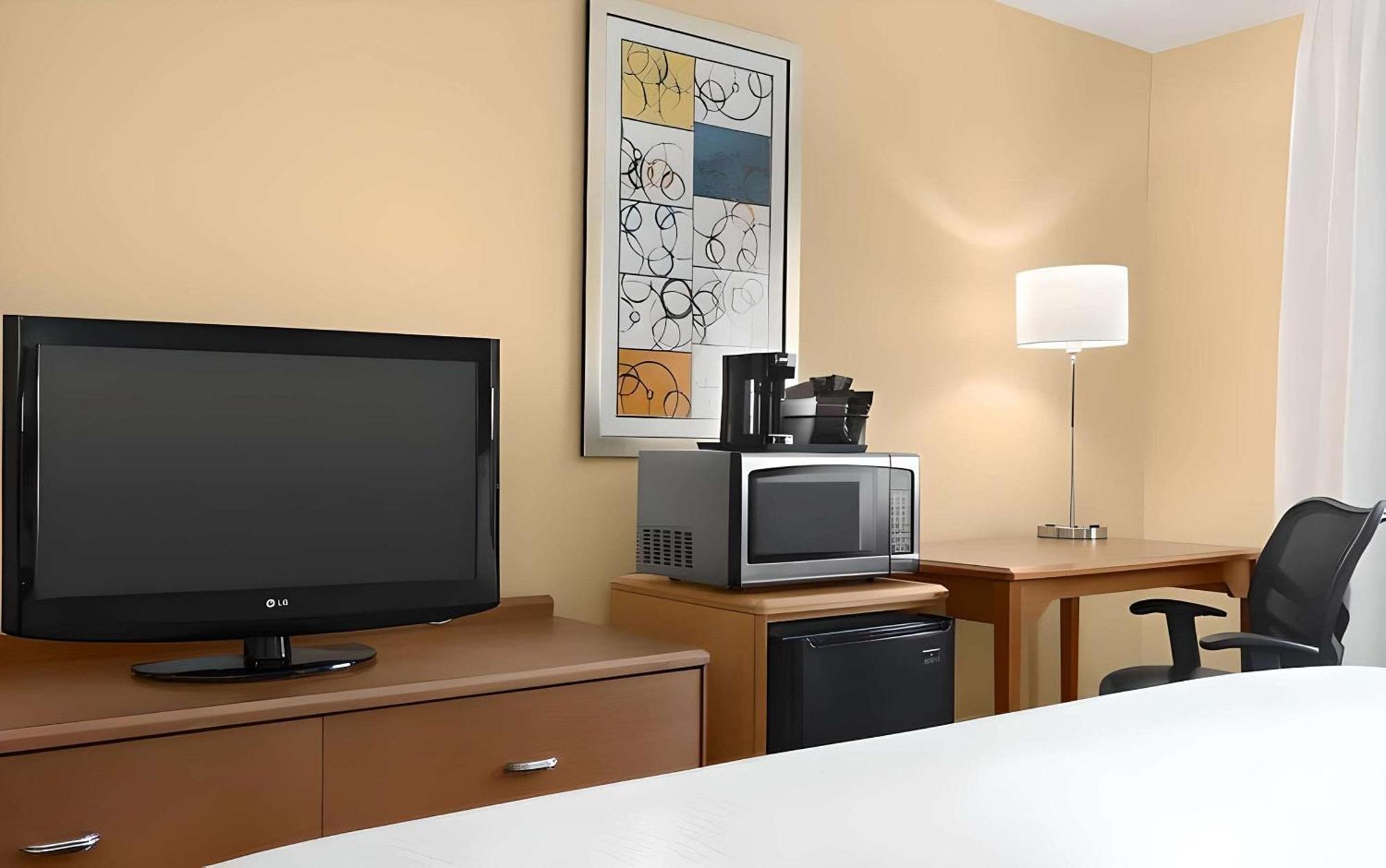 Dubuque Inn & Suites Zewnętrze zdjęcie