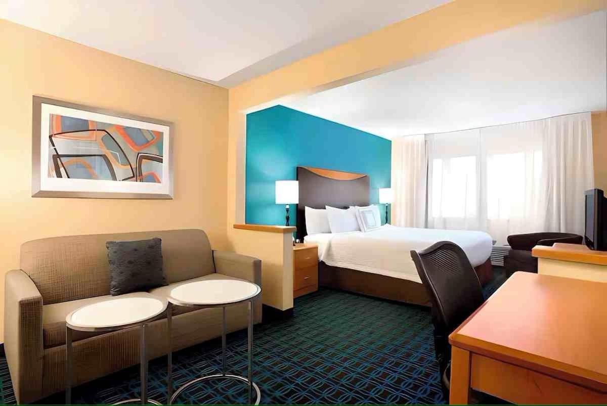 Dubuque Inn & Suites Zewnętrze zdjęcie