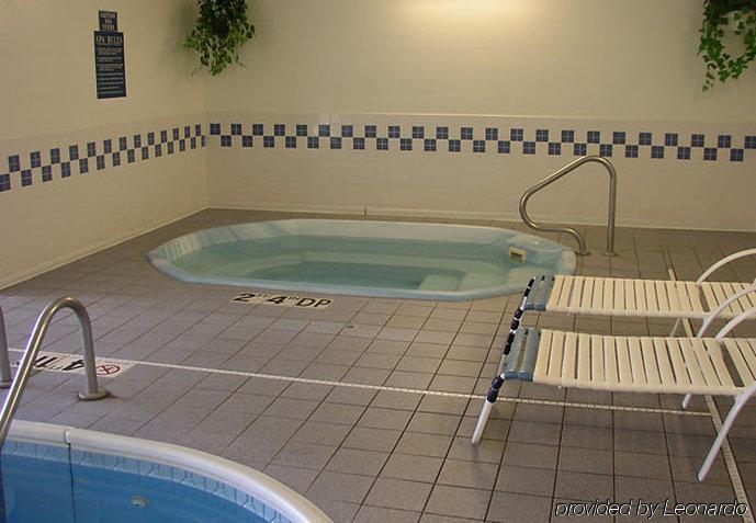Dubuque Inn & Suites Zewnętrze zdjęcie