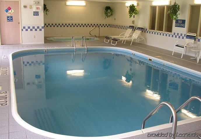 Dubuque Inn & Suites Zewnętrze zdjęcie