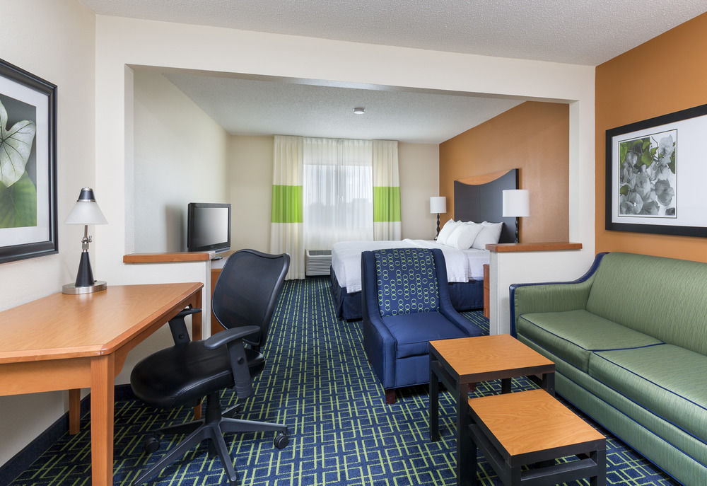 Dubuque Inn & Suites Zewnętrze zdjęcie