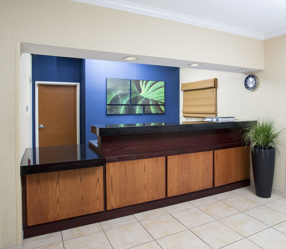 Dubuque Inn & Suites Zewnętrze zdjęcie