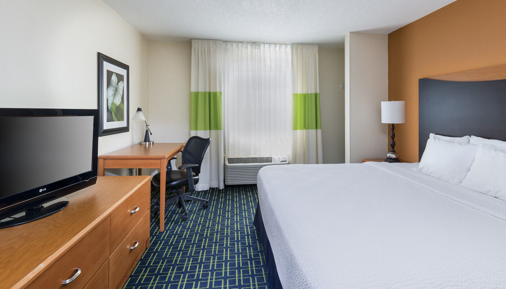 Dubuque Inn & Suites Zewnętrze zdjęcie
